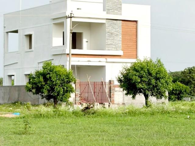 Resale | 3 BHK 167 Sq.Yd. Villa in Railapur