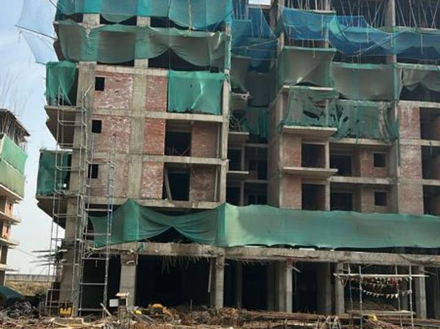 Resale | 3 BHK 1695 Sq.Ft. Apartment in Uninav Residena