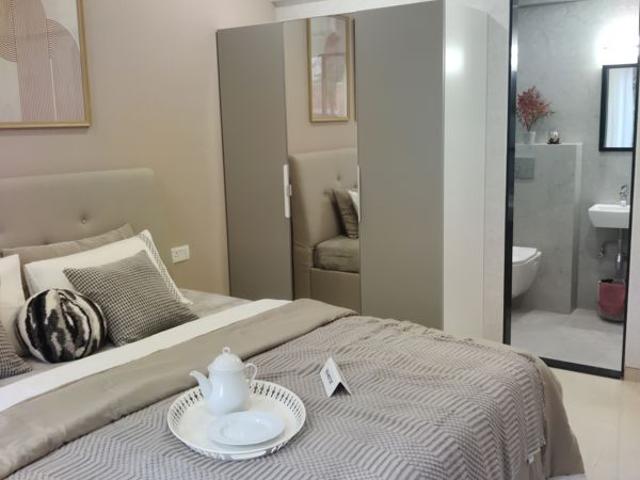 Resale | 3 BHK 1600 Sq.Ft. Apartment in Atul Wallace Fortuna