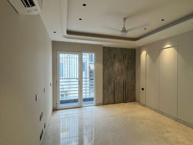 Resale | 3 BHK + 1600 Sq.Ft. Apartment in Greater Kailash