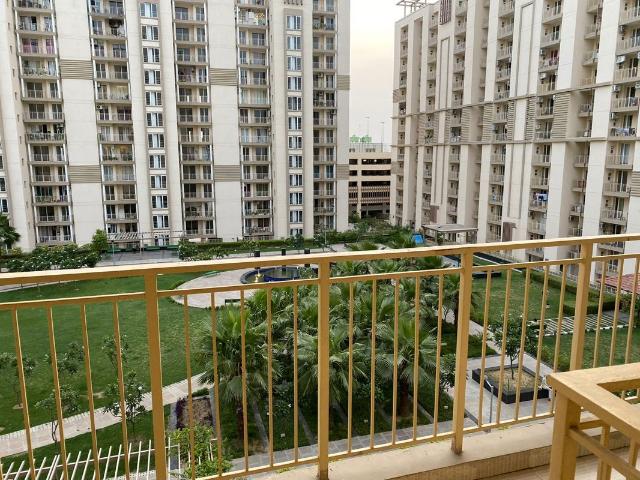 Resale | 3 BHK 1600 Sq.Ft. Apartment in Emaar Gurgaon Greens