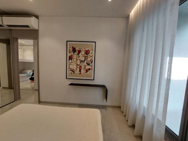 Resale | 3 BHK 1600 Sq.Ft. Apartment in Kalpataru Vienta