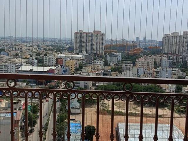 Resale | 3 BHK + 1600 Sq.Ft. Apartment in Hiranandani Club Meadows