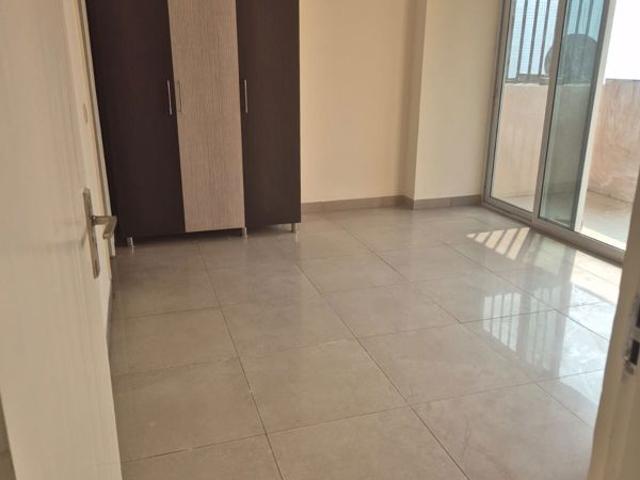 Resale | 3 BHK 1600 Sq.Ft. Apartment in JKG Palm Resort