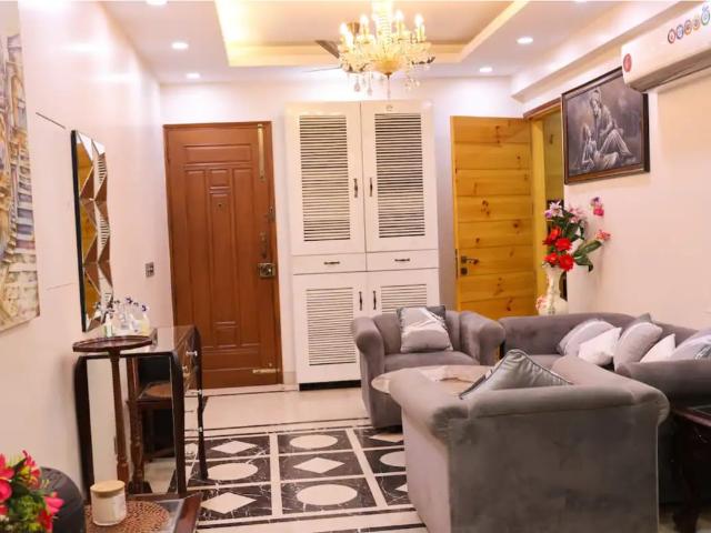 Resale | 3 BHK 1600 Sq.Ft. Apartment in Sector 23 Dwarka