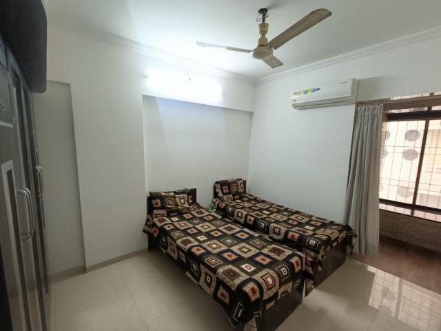 Resale | 3 BHK 1600 Sq.Ft. Apartment in Shanaz Apartment
