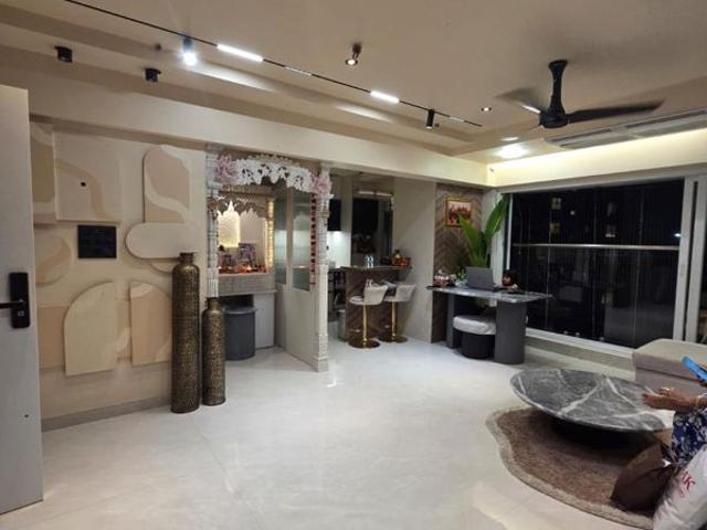 Resale | 3 BHK 1600 Sq.Ft. Apartment in Paras CHS Borivali