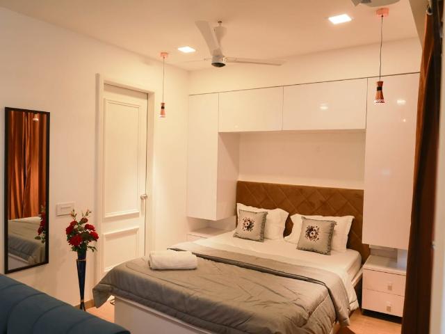 Resale | 3 BHK 1600 Sq.Ft. Apartment in Zircon Ventures CHS Ltd