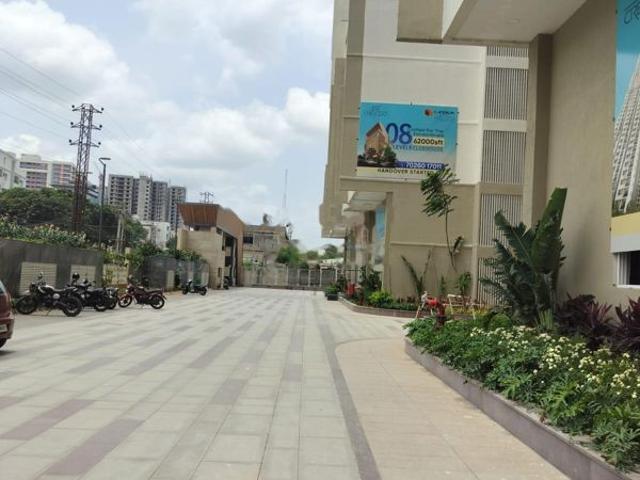 Resale | 3 BHK 1601 Sq.Ft. Apartment in Candeur Crescent
