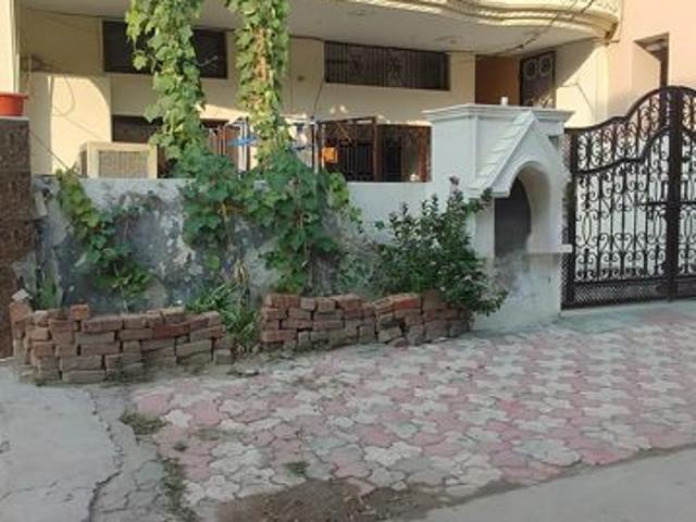 Resale | 3 BHK + 160 Sq.Yd. Independent House in Sector 8