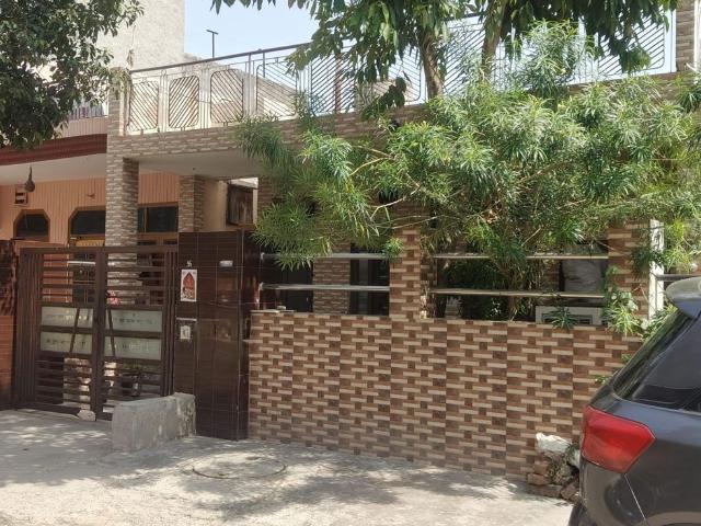 Resale | 3 BHK + 160 Sq.Yd. Independent House in Sector 8