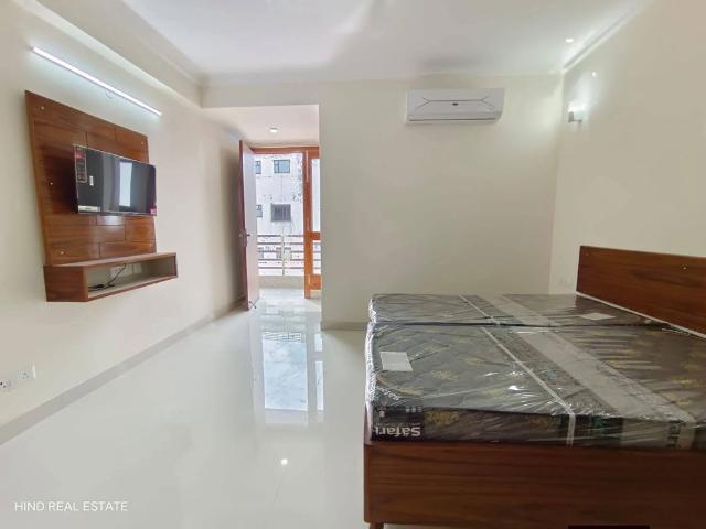 Resale | 3 BHK + 160 Sq.Yd. Villa in Chittaranjan Park