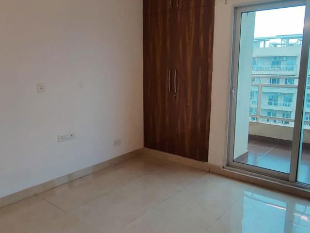 Resale | 3 BHK 1620 Sq.Ft. Apartment in Elite Golf Green