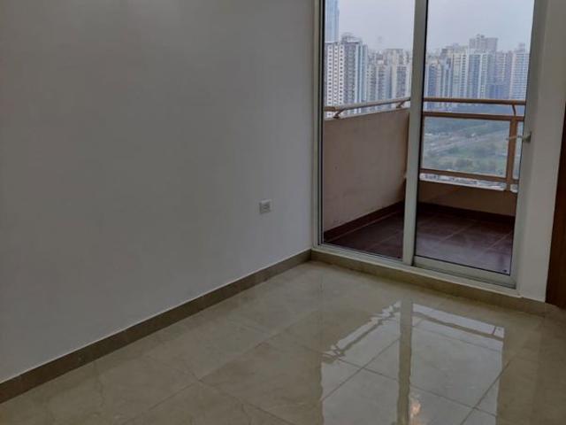 Resale | 3 BHK + 1620 Sq.Ft. Apartment in Elite Golf Green
