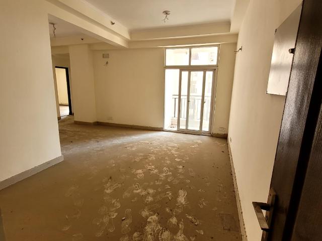 Resale | 3 BHK 1625 Sq.Ft. Apartment in Amrapali Platinum