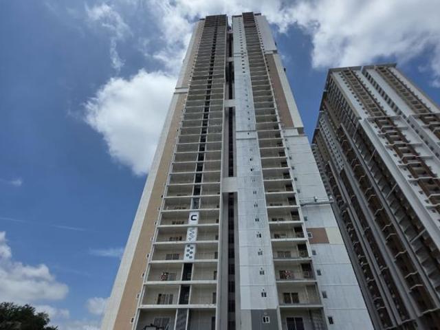 Resale | 3 BHK 1630 Sq.Ft. Apartment in Candeur Twins