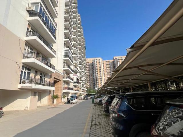 Resale | 3 BHK 1630 Sq.Ft. Apartment in Gomti Nagar