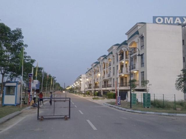 Resale | 3 BHK + 1630 Sq.Ft. Apartment in Omaxe Metro City