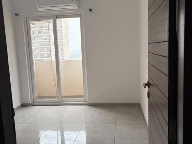 Resale | 3 BHK 1750 Sq.Ft. Apartment in ACE Parkway
