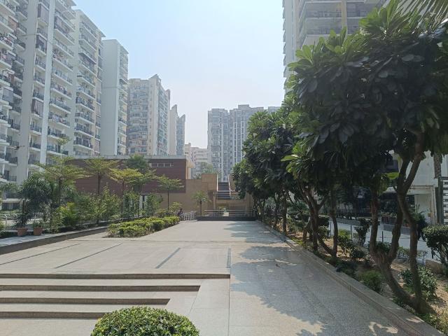 Resale | 3 BHK 1750 Sq.Ft. Apartment in Ajnara Gen X