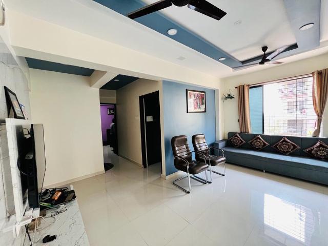 Resale | 3 BHK 1750 Sq.Ft. Apartment in Gurukiran Apartment