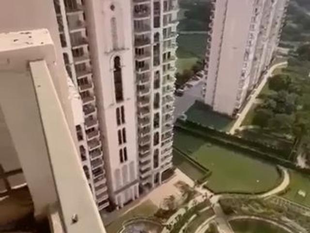 Resale | 3 BHK 1750 Sq.Ft. Apartment in DLF Regal Gardens