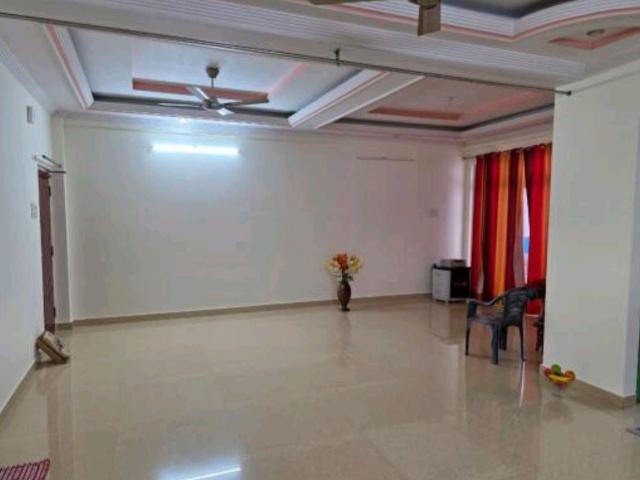 Resale | 3 BHK 1750 Sq.Ft. Apartment in Hazratganj