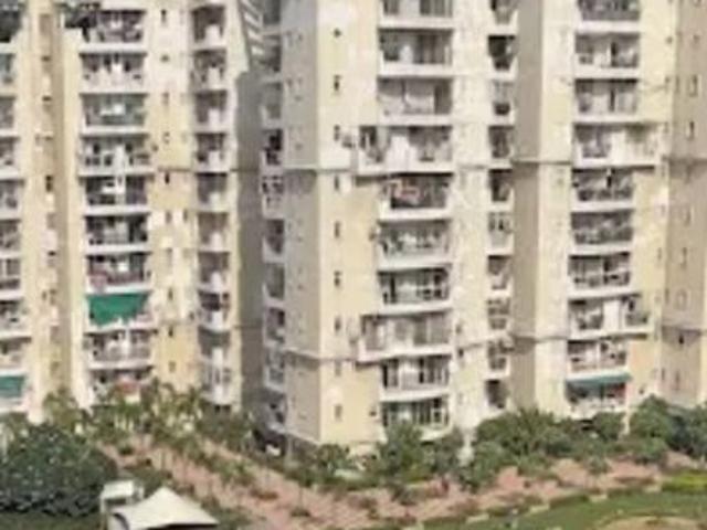 Resale | 3 BHK + 1750 Sq.Ft. Apartment in Supertech Emerald Court