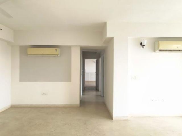 Resale | 3 BHK + 1752 Sq.Ft. Apartment in DLF Regal Gardens