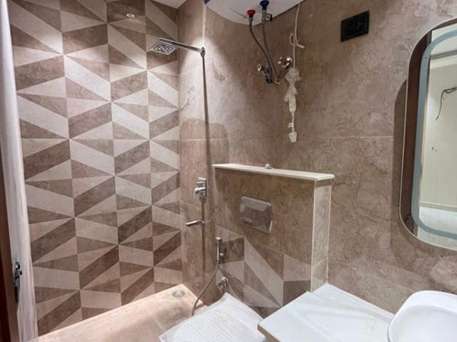Resale | 3 BHK 1780 Sq.Ft. Apartment in Indrapuram