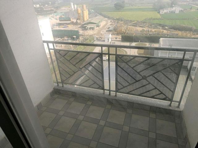 Resale | 3 BHK 1789 Sq.Ft. Apartment in Central Park Flower Valley Aqua Front Towers
