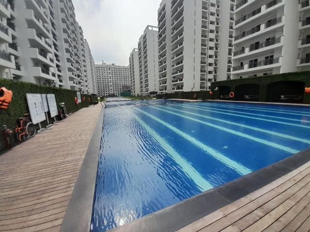 Resale | 3 BHK 1789 Sq.Ft. Apartment in Central Park Flower Valley Aqua Front Towers