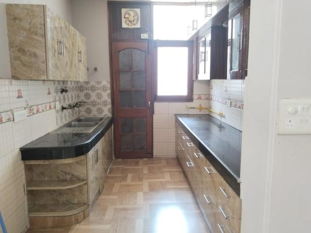 Resale | 3 BHK 1795 Sq.Ft. Apartment in Parsvnath Prestige
