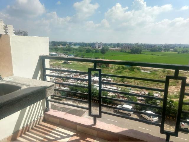 Resale | 3 BHK 1700 Sq.Ft. Apartment in Chandigarh Airport