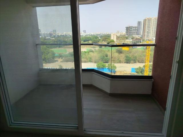 Resale | 3 BHK 1700 Sq.Ft. Apartment in Aloha Towers