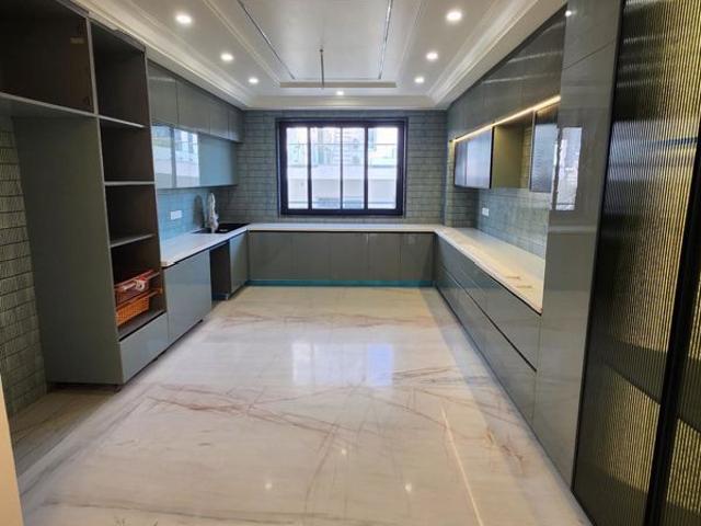 Resale | 3 BHK + 1700 Sq.Ft. Apartment in Gama Grandeur Apartment