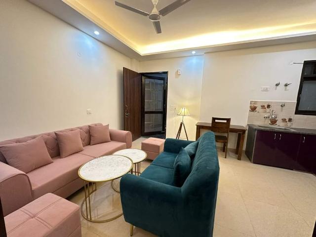Resale | 3 BHK 1700 Sq.Ft. Apartment in Lotus Panache