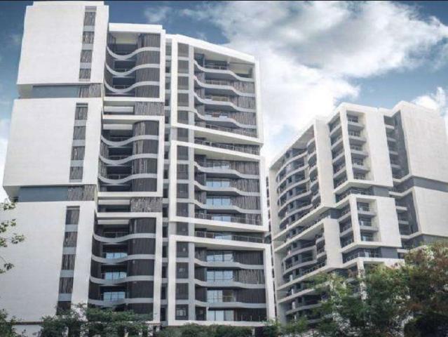 Resale | 3 BHK 1700 Sq.Ft. Apartment in Rustomjee Elita