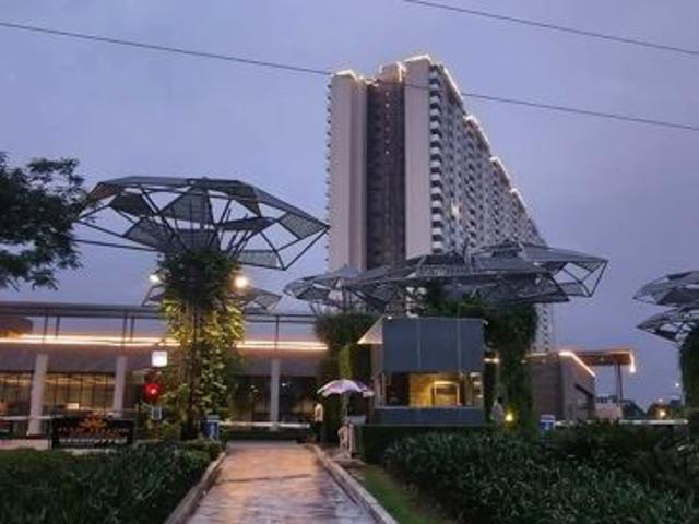 Resale | 3 BHK + 1704 Sq.Ft. Apartment in Tulip Yellow