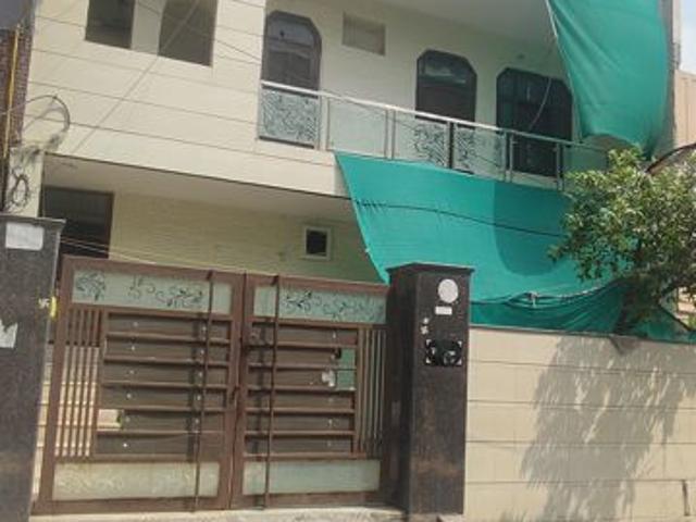 Resale | 3 BHK + 171 Sq.Yd. Independent House in Sector 7