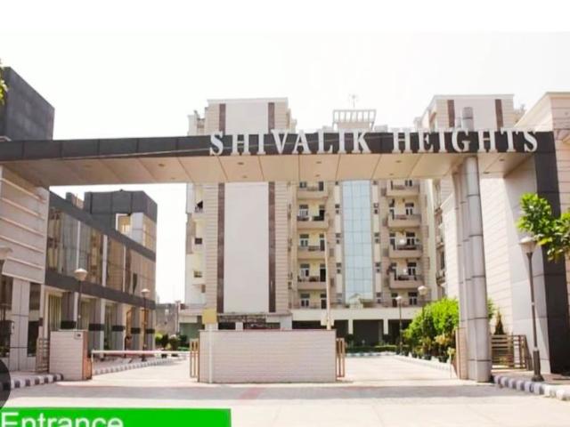 Resale | 3 BHK 1730 Sq.Ft. Apartment in Sector 127