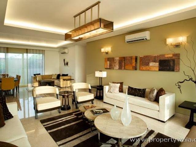 Resale | 3 BHK 1735 Sq.Ft. Apartment in DLF Regal Gardens
