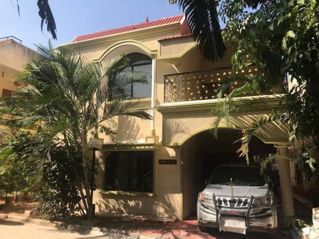 Resale | 3 BHK + 1850 Sq.Ft. Villa in Himagiri Meadows
