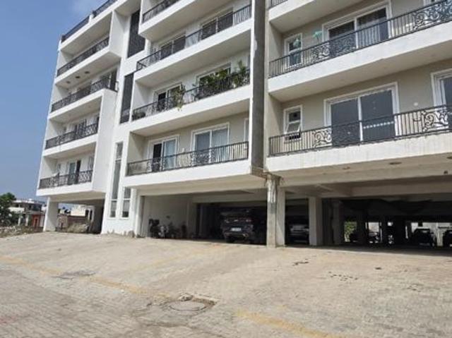Resale | 3 BHK 1850 Sq.Ft. Apartment in Aerocity