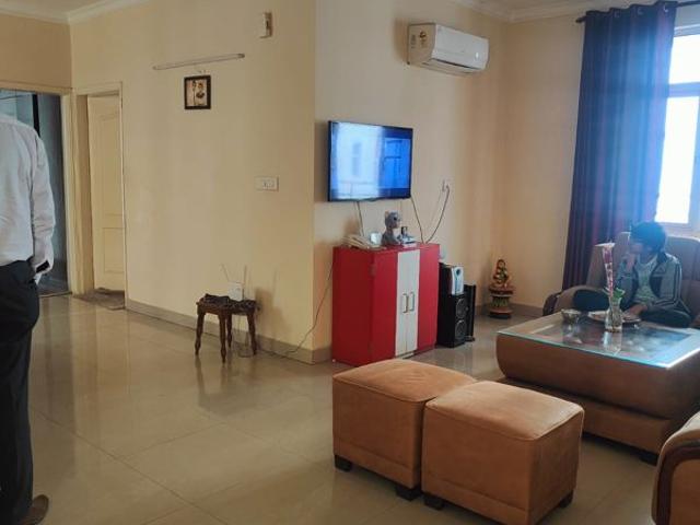 Resale | 3 BHK + 1850 Sq.Ft. Apartment in Indiabulls Centrum Park