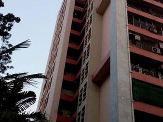 Resale | 3 BHK 1850 Sq.Ft. Apartment in Riya Palace Apartment