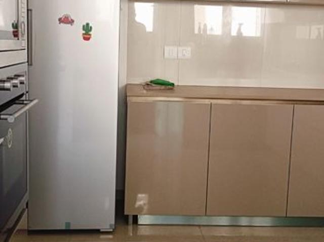 Resale | 3 BHK 1850 Sq.Ft. Apartment in Thane West