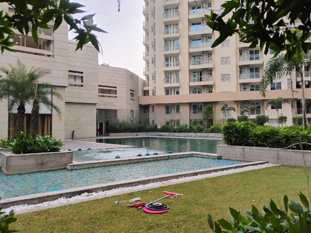 Resale | 3 BHK 1860 Sq.Ft. Apartment in Ambience Creacions