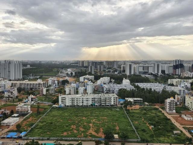 Resale | 3 BHK 1860 Sq.Ft. Apartment in Adarsh Park Heights