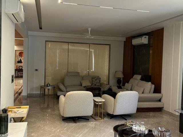Resale | 3 BHK 1862 Sq.Ft. Apartment in Anant Raj Maceo